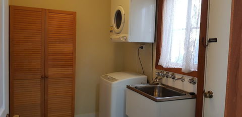 Colonial Motel And Serviced Apartments - Schoolies Week Accommodation 6