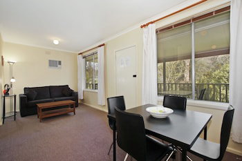 Snowstream Riverside Apartments - Unit 3 - Schoolies Week Accommodation 0