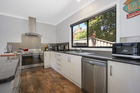 Luminosa - Schoolies Week Accommodation 2