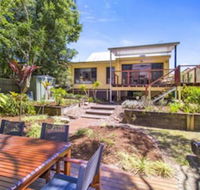 CABARITA BEACH BLISS HOLIDAY HOME on the LAKE - Schoolies Week Accommodation