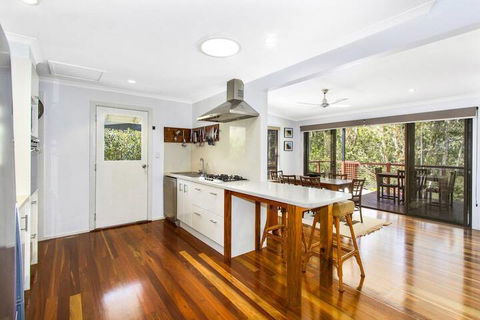 CABARITA BEACH BLISS HOLIDAY HOME On The LAKE - Schoolies Week Accommodation 2