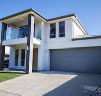 The Races - Swanport - Schoolies Week Accommodation
