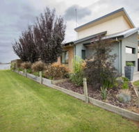 Casa Del Lago - Schoolies Week Accommodation