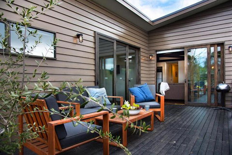 Halcyon - Schoolies Week Accommodation 2