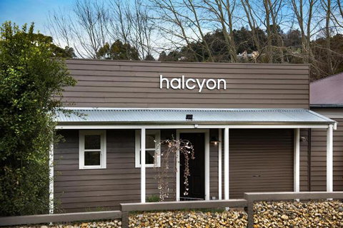 Halcyon - Schoolies Week Accommodation 3
