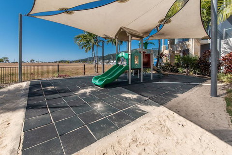 Marina Dreams - Airlie Beach - Schoolies Week Accommodation 1