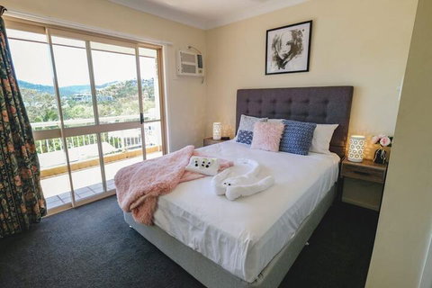 Beach House On Begley - Airlie Beach - Schoolies Week Accommodation 6