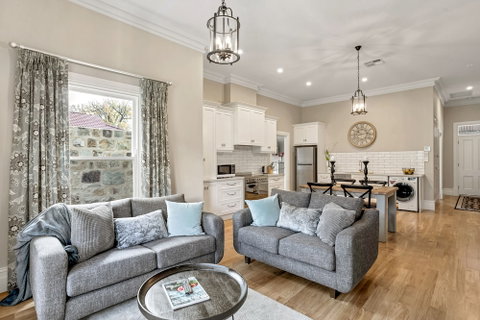 Grandview Accommodation - The Elm Tree Apartments - Schoolies Week Accommodation 5