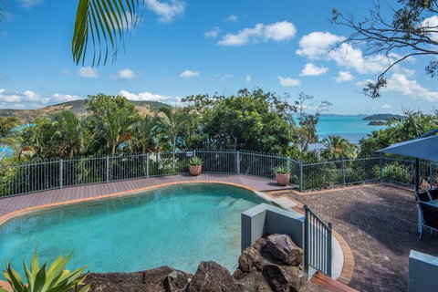 Heliconia 10 Newly Renovated House - Schoolies Week Accommodation 4