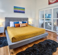 Heliconia 10 Newly Renovated House - Schoolies Week Accommodation
