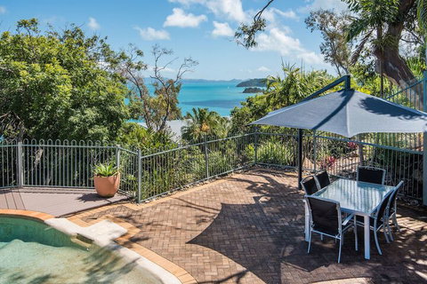 Heliconia 10 Newly Renovated House - Schoolies Week Accommodation 2