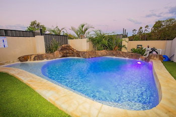 Anaheim Park Oasis - Schoolies Week Accommodation 0