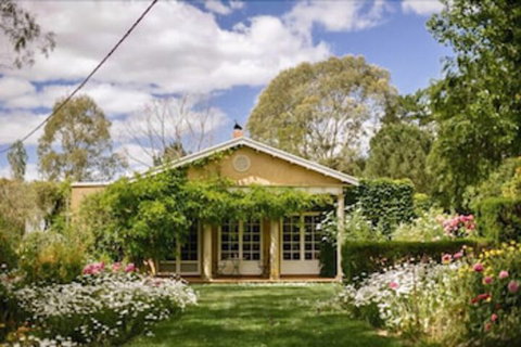 AL RU Farm - Schoolies Week Accommodation 0