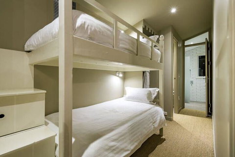 AL RU Farm - Schoolies Week Accommodation 6