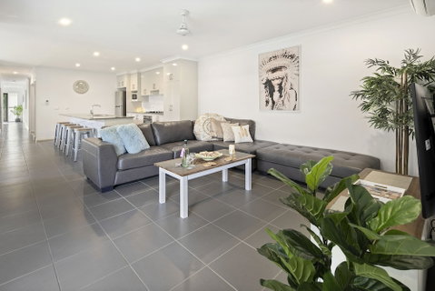 Whitsunday Family Escape - Schoolies Week Accommodation 4