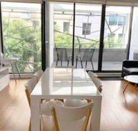 CBD Apartment in Perfect Location - Schoolies Week Accommodation