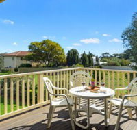 22 Broadbeach Drive - Schoolies Week Accommodation