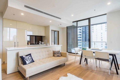 Fabulous City 2 BDR Apt In New Building - Schoolies Week Accommodation 7