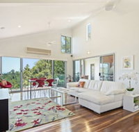 Mandalay Escape Serenity and Pool - Schoolies Week Accommodation