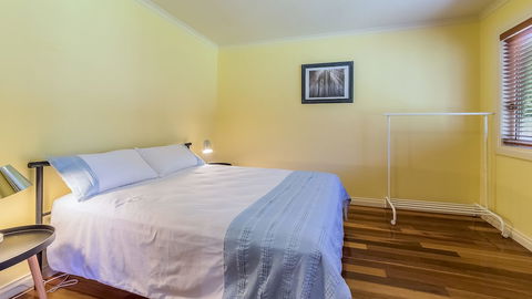 Loch Retreat 550m TO Town - Schoolies Week Accommodation 5