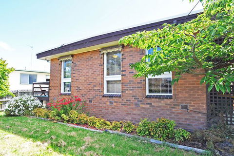 Salty Sands Meters From THE Beach Free Wifi - Schoolies Week Accommodation 1