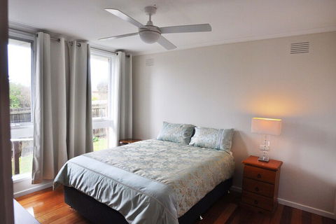 Salty Sands Meters From THE Beach Free Wifi - Schoolies Week Accommodation 6