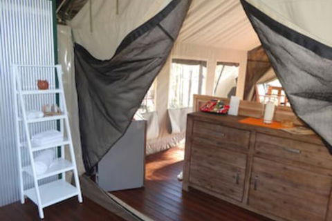 Murphy's Creek Hideaway - Schoolies Week Accommodation 5