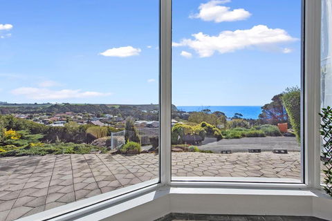 Views Forever Devonport - Schoolies Week Accommodation 2