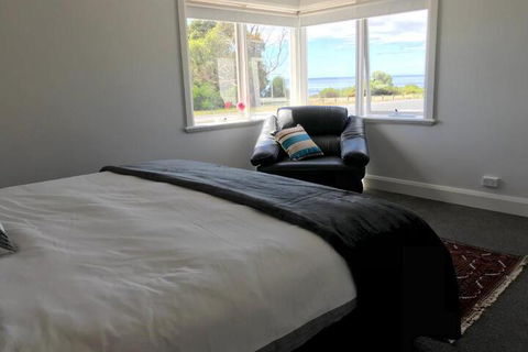 Seaside Retreat - Schoolies Week Accommodation 2