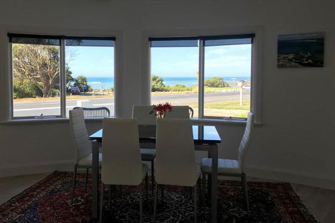 Seaside Retreat - Schoolies Week Accommodation 5