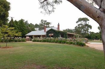  Schoolies Week Accommodation