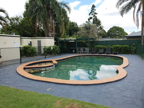 McNevin's Maryborough Motel - Schoolies Week Accommodation 3