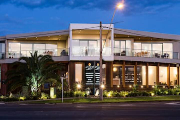  Schoolies Week Accommodation