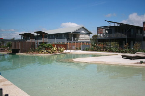 Serenity Diamond Beach - Schoolies Week Accommodation 7