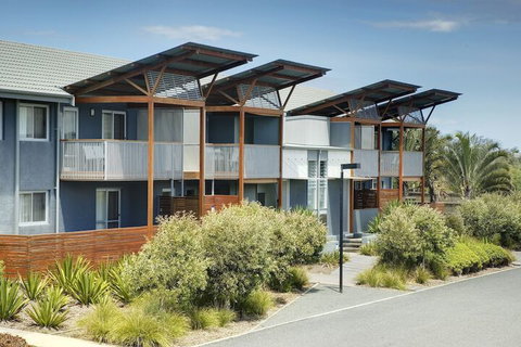 Serenity Diamond Beach - Schoolies Week Accommodation 1