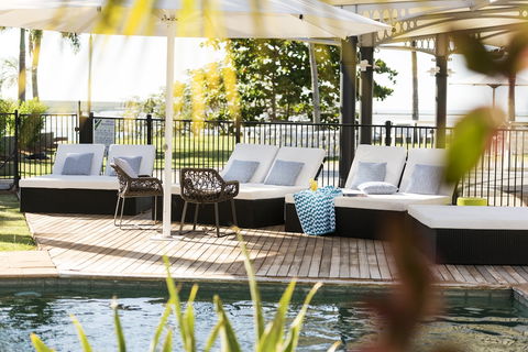 Mangrove Hotel - Schoolies Week Accommodation 1