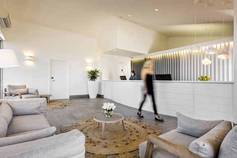 Mangrove Hotel - Schoolies Week Accommodation 2