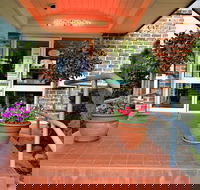 Grand Country Lodge Motel - Schoolies Week Accommodation