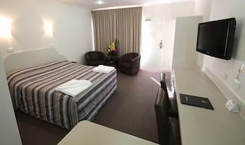  Schoolies Week Accommodation