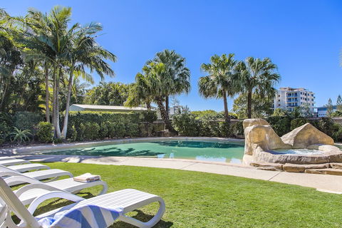 The Mirage Alexandra Headland - Schoolies Week Accommodation 3