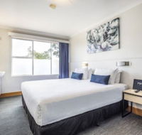 Nightcap at Carlyle Hotel - Schoolies Week Accommodation