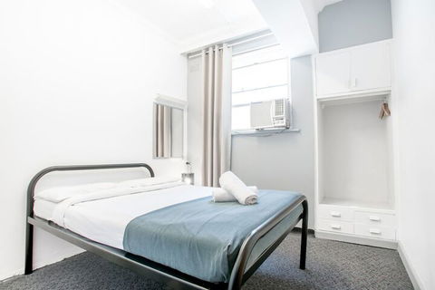 Westend Backpackers Hostel - Schoolies Week Accommodation 6