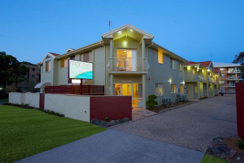 Marty's @ Little Beach - Schoolies Week Accommodation 3