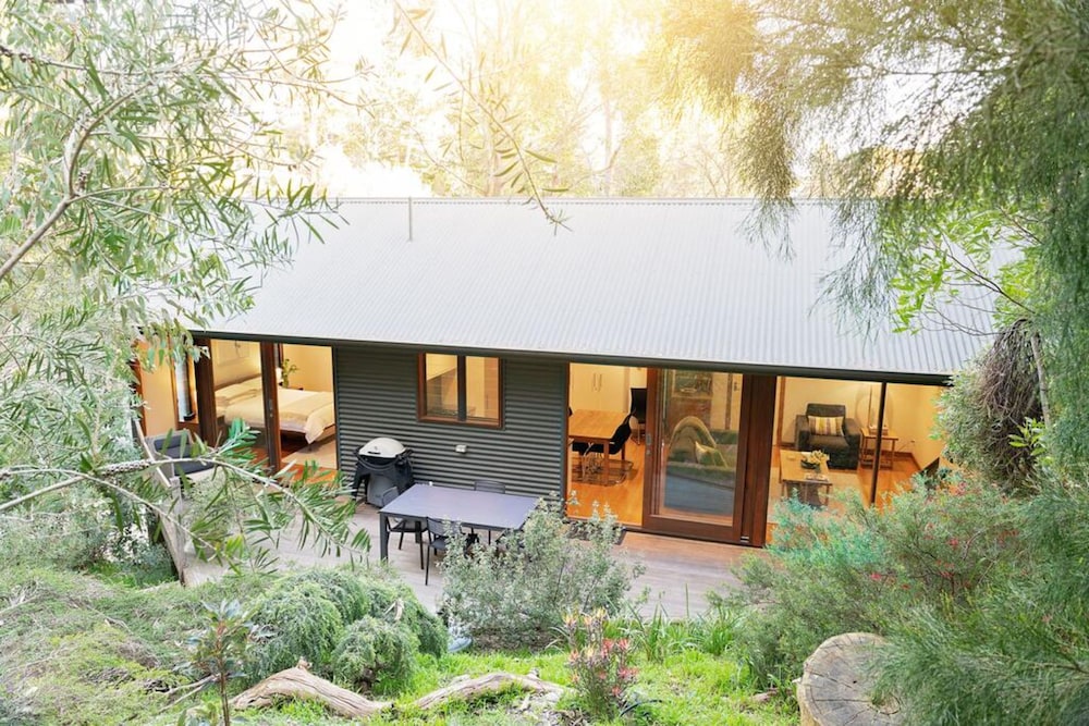  Schoolies Week Accommodation