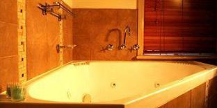 The Keepers Cottages - Schoolies Week Accommodation 3