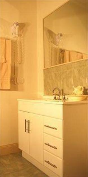 The Keepers Cottages - Schoolies Week Accommodation 4