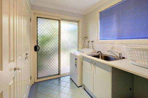 FRANGIPANI BEACH HOUSE PET FRIENDLY 22 Belbourie Cres Boomerang Beach - Schoolies Week Accommodation 2