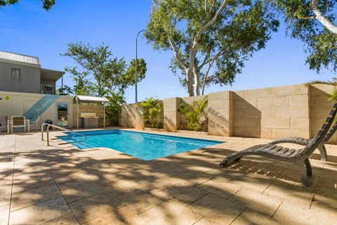 Latitude20 The Dunes - Schoolies Week Accommodation 2