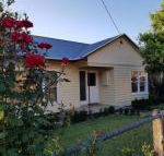 Cottage on Main - Schoolies Week Accommodation
