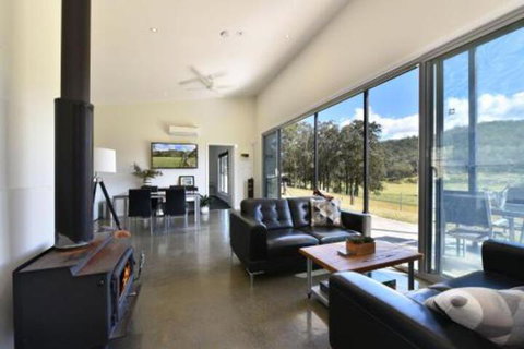 Valle Laguna - Schoolies Week Accommodation 0